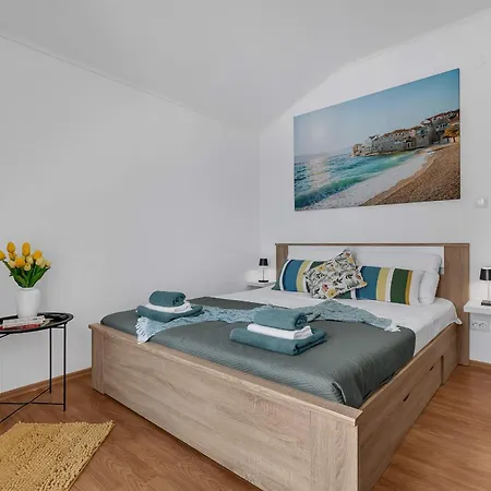 Apartment Rea *